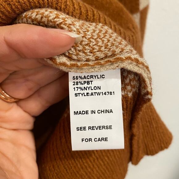 ANDTHEWHY Brown Checkered Oversized Sweater Sz S NWT - Picture 8 of 14